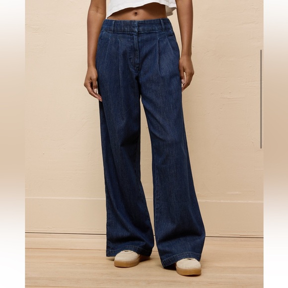 AE Stretch Super High-Waisted Ultra
Wide-Leg Trouser Jean - Picture 1 of 5